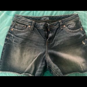 Women’s size 12 APT 9 Jean shorts with 3 inch Inseam